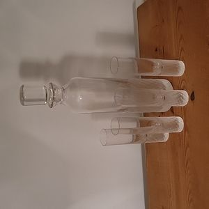 Lead crystal Wiskey Decanter and 4 tall shot glasses